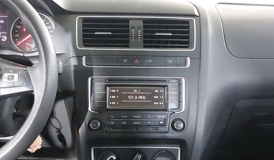 Volkswagen Crossfox 1.6 CROSSFOX QUEMACOCOS MT Hatchback 2016