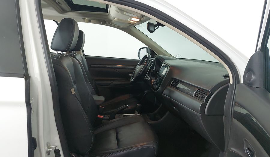 Mitsubishi Outlander AUTOMATICO GASOLINA Suv 2016