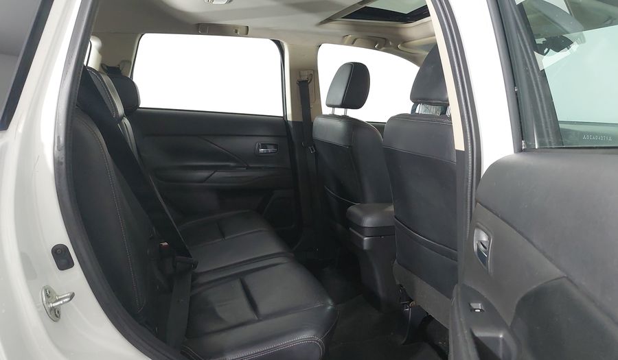 Mitsubishi Outlander AUTOMATICO GASOLINA Suv 2016