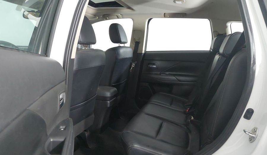 Mitsubishi Outlander AUTOMATICO GASOLINA Suv 2016