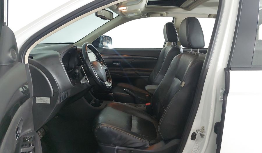 Mitsubishi Outlander AUTOMATICO GASOLINA Suv 2016