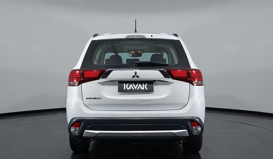 Mitsubishi Outlander AUTOMATICO GASOLINA Suv 2016