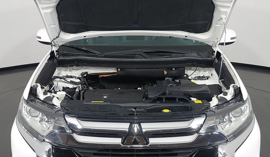 Mitsubishi Outlander AUTOMATICO GASOLINA Suv 2016