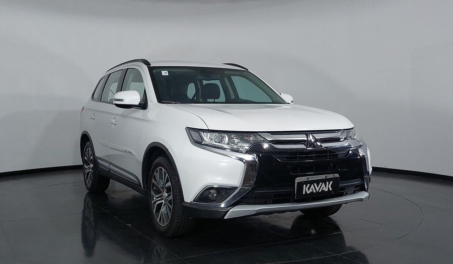Mitsubishi Outlander AUTOMATICO GASOLINA Suv 2016