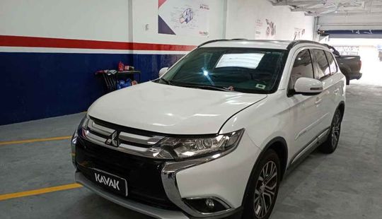 Mitsubishi • Outlander