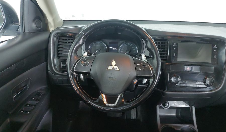 Mitsubishi Outlander AUTOMATICO GASOLINA Suv 2016