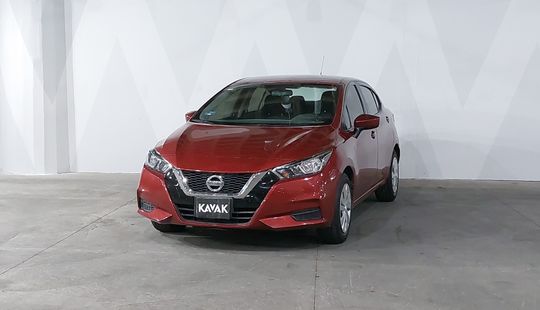 Nissan • Versa