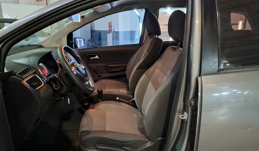 Volkswagen Suran 1.6 COMFORTLINE MT Minivan 2012
