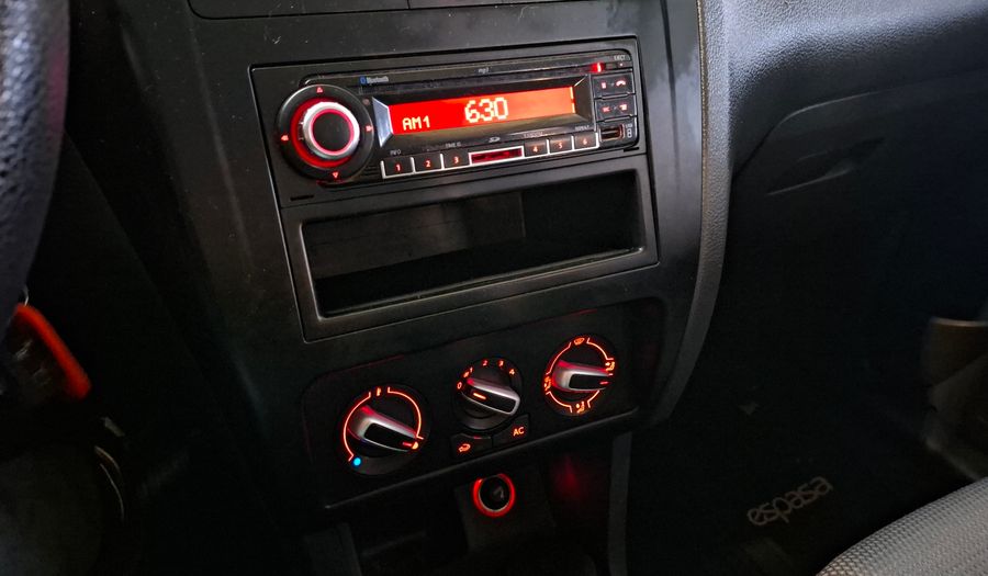 Volkswagen Suran 1.6 COMFORTLINE MT Minivan 2012