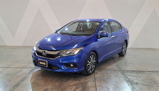 2018 • 116,729 km • Automático