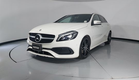 Mercedes Benz • Clase A