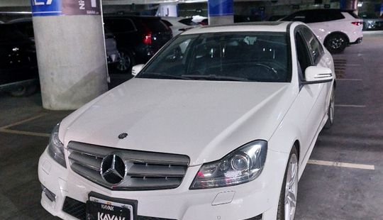 Mercedes Benz • Clase C
