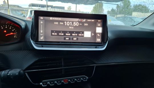 Peugeot • 208