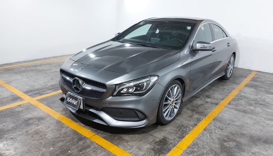 Mercedes Benz • Clase CLA