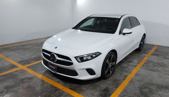Mercedes Benz • Clase A