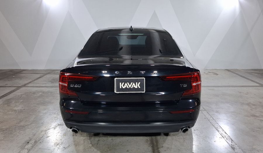 Volvo S60 2.0 T5 MOMENTUM AUTO Sedan 2021