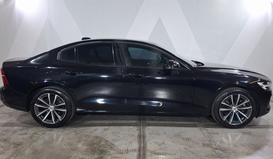 Volvo S60 2.0 T5 MOMENTUM AUTO Sedan 2021