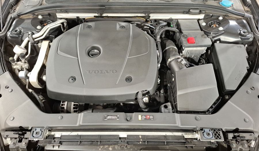 Volvo S60 2.0 T5 MOMENTUM AUTO Sedan 2021