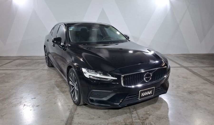 Volvo S60 2.0 T5 MOMENTUM AUTO Sedan 2021