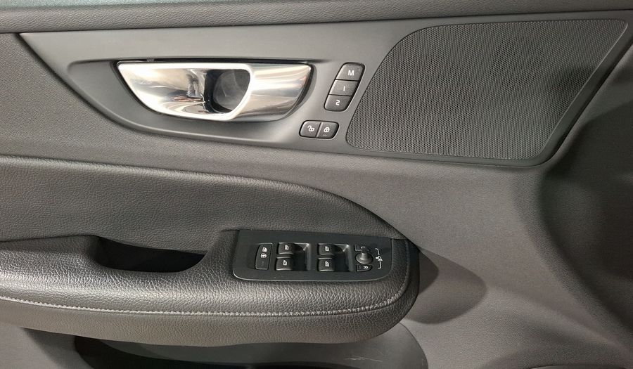 Volvo S60 2.0 T5 MOMENTUM AUTO Sedan 2021