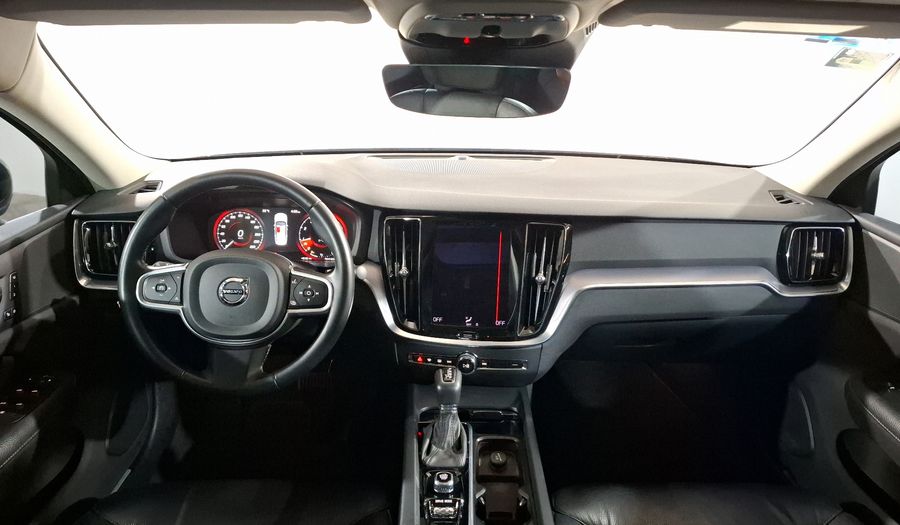 Volvo S60 2.0 T5 MOMENTUM AUTO Sedan 2021