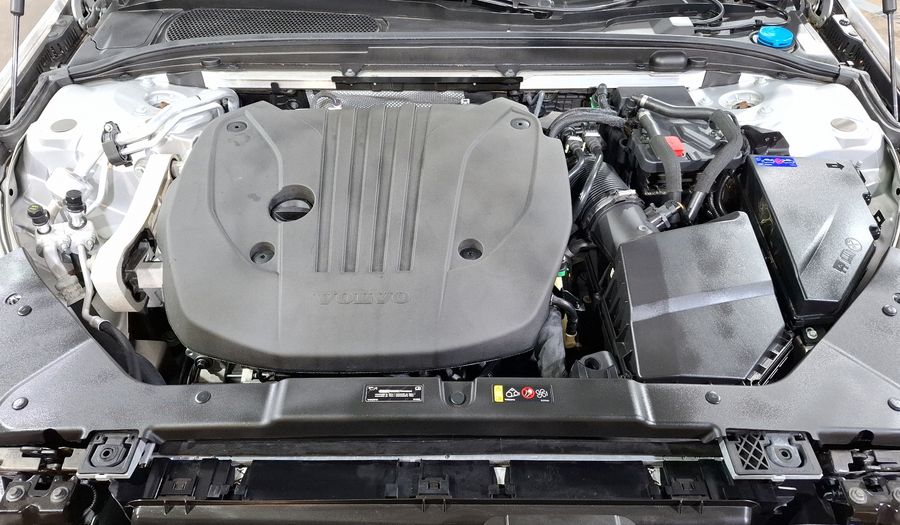 Volvo S60 2.0 B4 MHEV MOMENTUM AUTO Sedan 2022