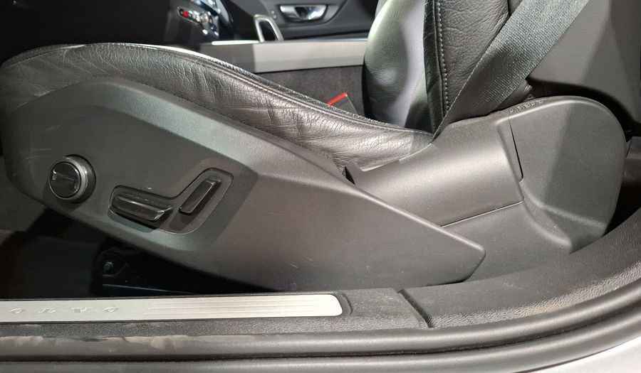 Volvo S60 2.0 B4 MHEV MOMENTUM AUTO Sedan 2022