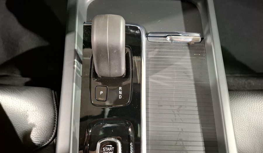 Volvo S60 2.0 B4 MHEV MOMENTUM AUTO Sedan 2022