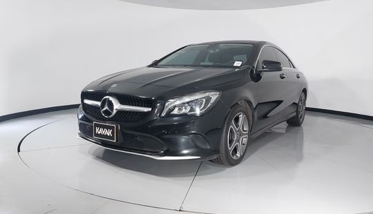 Mercedes Benz • Clase CLA