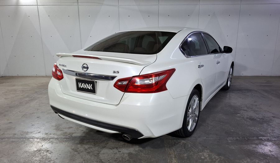 Nissan Altima 3.5 EXCLUSIVE CVT Sedan 2017