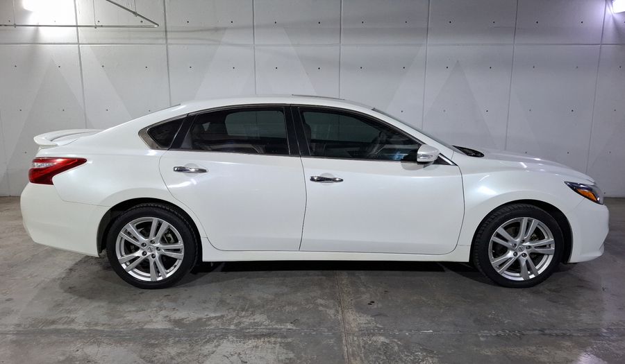Nissan Altima 3.5 EXCLUSIVE CVT Sedan 2017