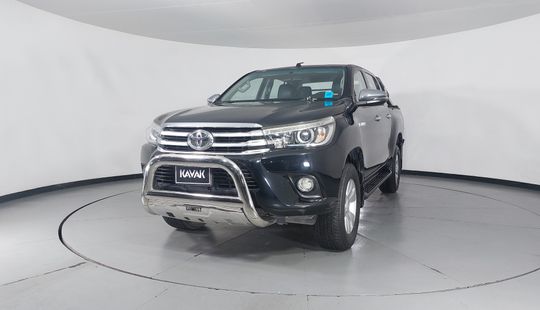 Toyota • Hilux