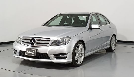 Mercedes Benz • Clase C