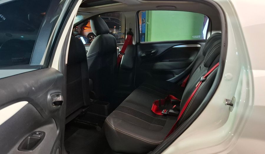 Fiat Punto 1.6 16V SPORTING 5P Hatchback 2014