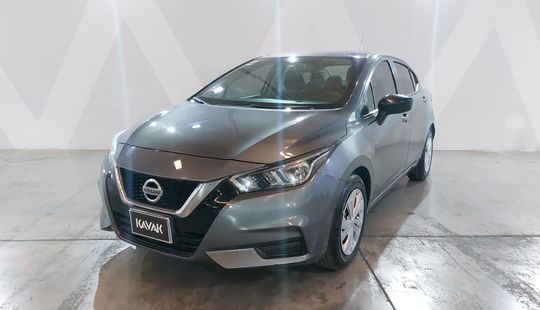 Nissan • Versa