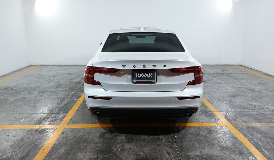 Volvo S60 2.0 B4 MHEV MOMENTUM AUTO Sedan 2022