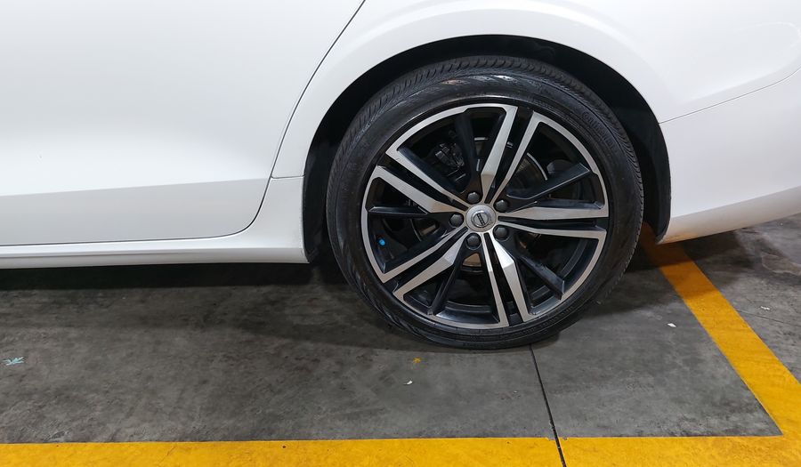 Volvo S60 2.0 B4 MHEV MOMENTUM AUTO Sedan 2022