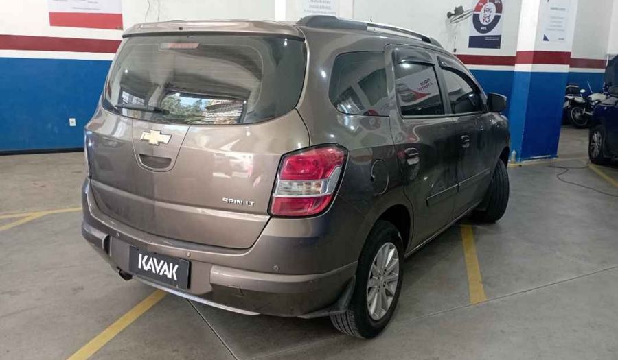 Chevrolet Spin LT Minivan 2016