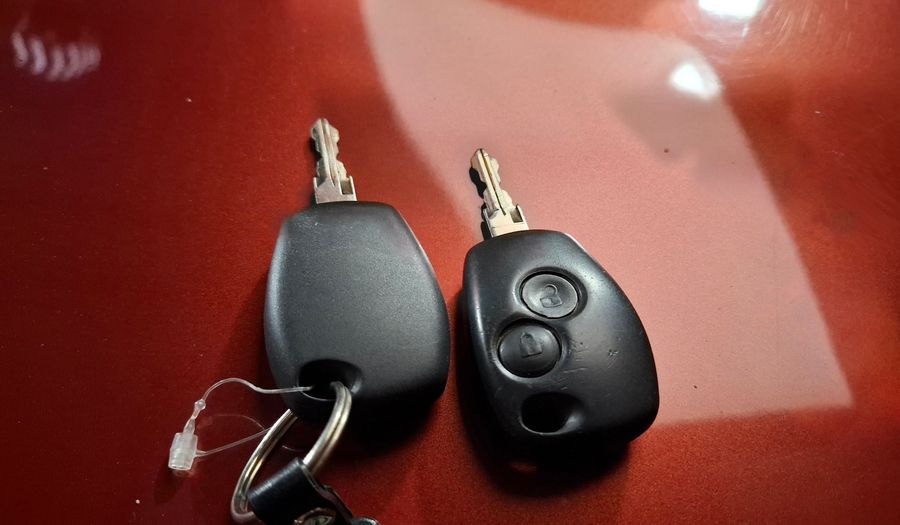 Renault Clio 1.1 DYNAMIQUE Hatchback 2015