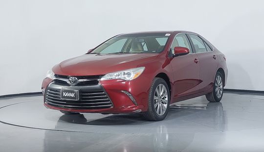 Toyota • Camry