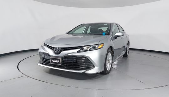 Toyota • Camry