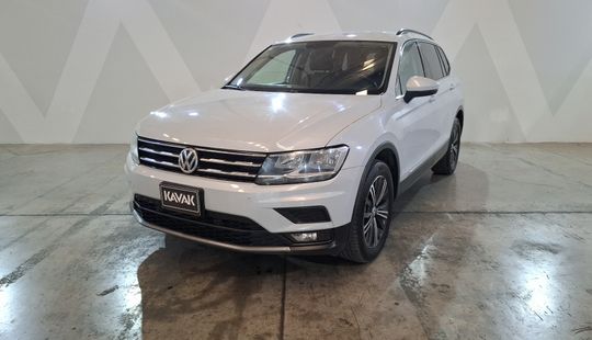 Volkswagen • Tiguan