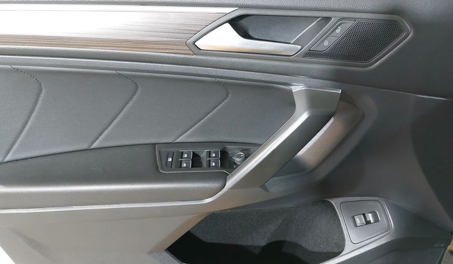 Volkswagen Tiguan 2.0 R-LINE DCT 4WD Suv 2022