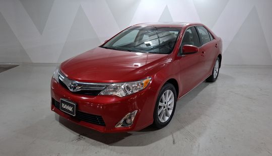 Toyota • Camry