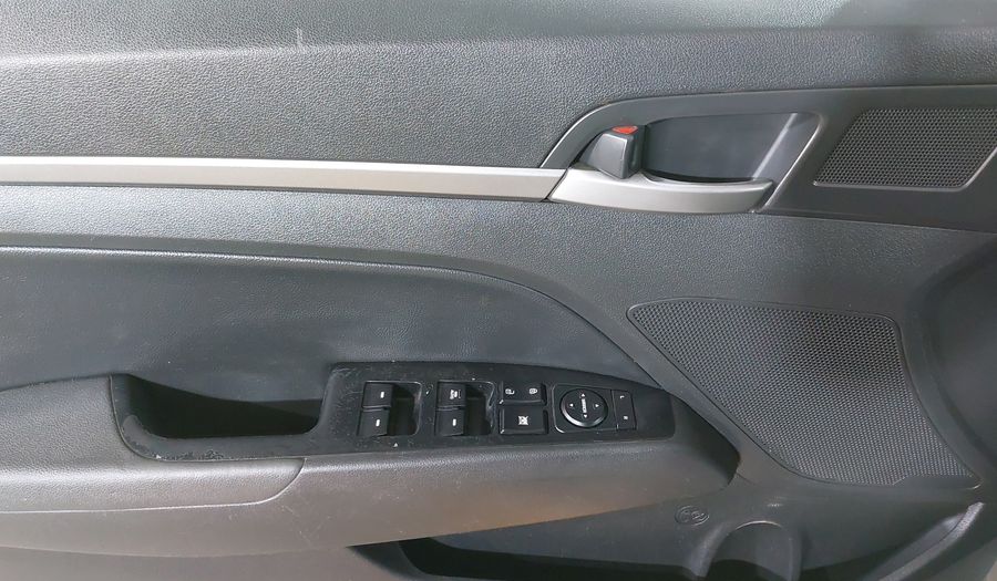 Hyundai Elantra 2.0 LIMITED TECH NAVI AUTO Sedan 2018