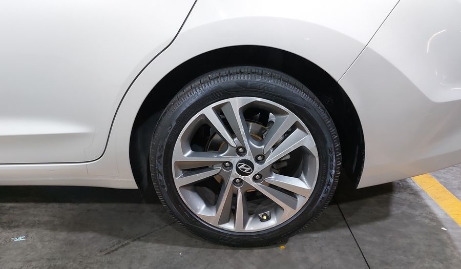 Hyundai Elantra 2.0 LIMITED TECH NAVI AUTO Sedan 2018