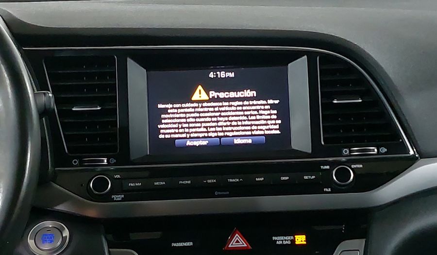 Hyundai Elantra 2.0 LIMITED TECH NAVI AUTO Sedan 2018