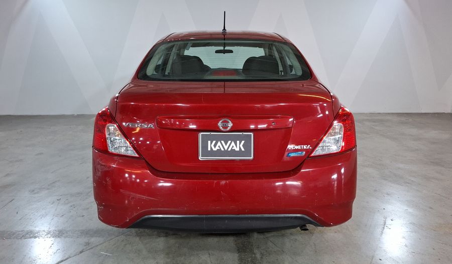 Nissan Versa 1.6 ADVANCE TA AC Sedan 2015