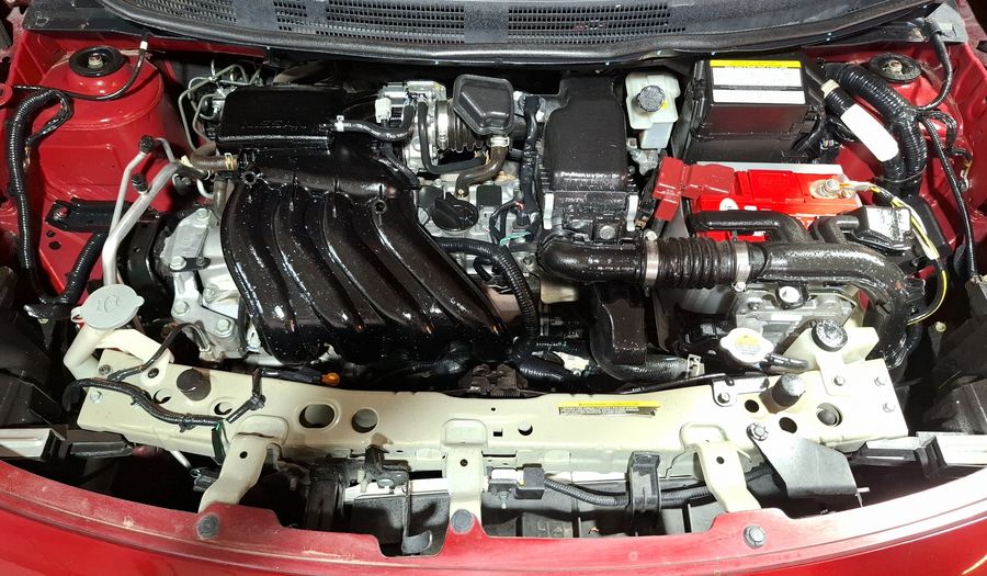 Nissan Versa 1.6 ADVANCE TA AC Sedan 2015