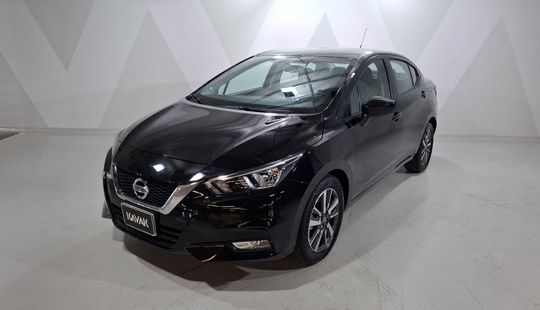 Nissan • Versa